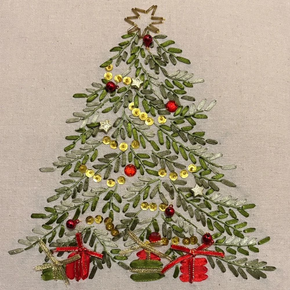 Festive 3D Christmas Tree Pillow with Red Plaid‎ Border